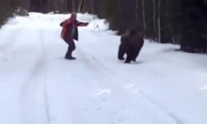 Έτσι μπορείς να τρομάξεις και εσύ μια αρκούδα! Και όχι κατά λάθος! (video)