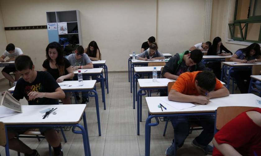 Πανελλήνιες 2015: Η αποτίμηση της πρώτης ημέρας των Πανελλαδικών εξετάσεων