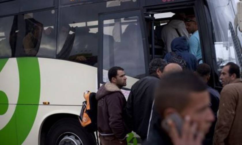 Σε ξεχωριστά λεωφορεία Παλαιστίνιοι της Δυτικής Όχθης και Ισραηλινοί