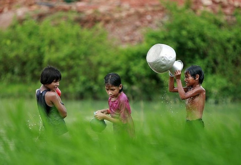 Τα παιδιά των Ροχίνγκια θέλουν να ζήσουν (photos)