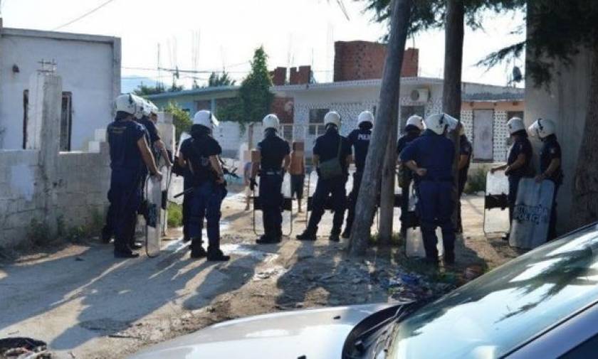 Αιτωλικό: Αστυνομική επιχείρηση σε καταυλισμό  - 27 συλλήψεις για υποκλοπή ρεύματος