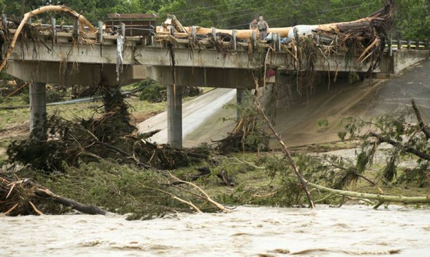 ΗΠΑ: Τουλάχιστον τρεις νεκροί από πλημμύρες στις νότιες Πολιτείες (video)