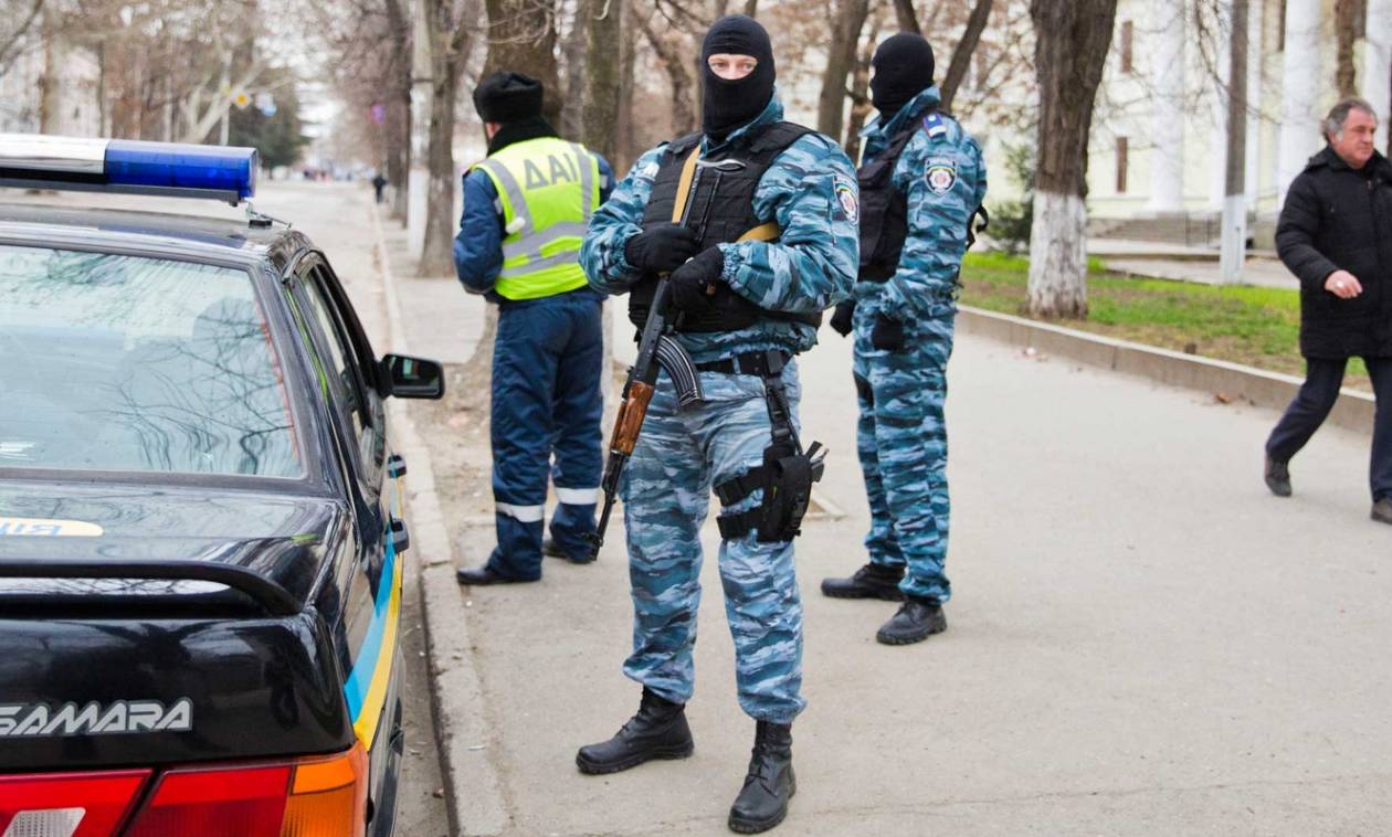 Ουκρανία: Ένοπλος σκότωσε δύο ανθρώπους και κρατά ομήρους σε πρατήριο βενζίνης
