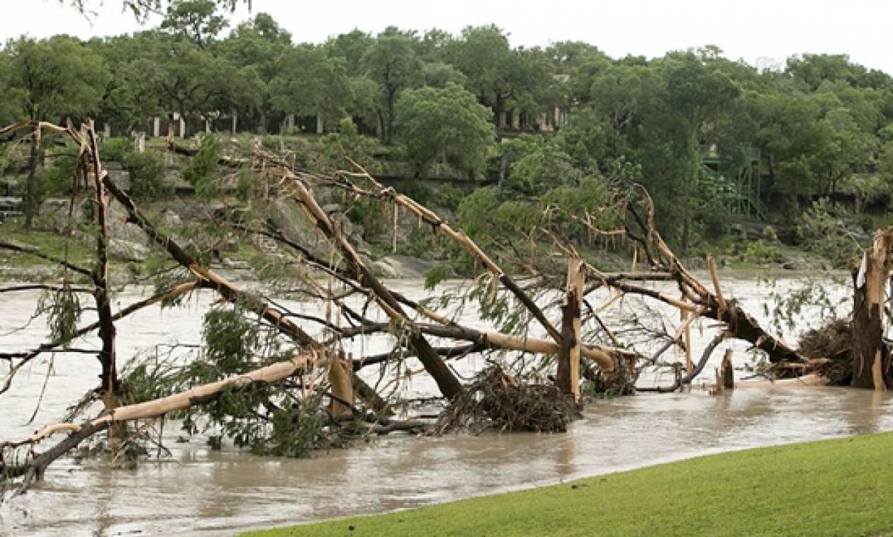 Έρευνες για τους αγνοούμενους στο Τέξας - Τουλάχιστον 21 νεκροί από τις πλημμύρες