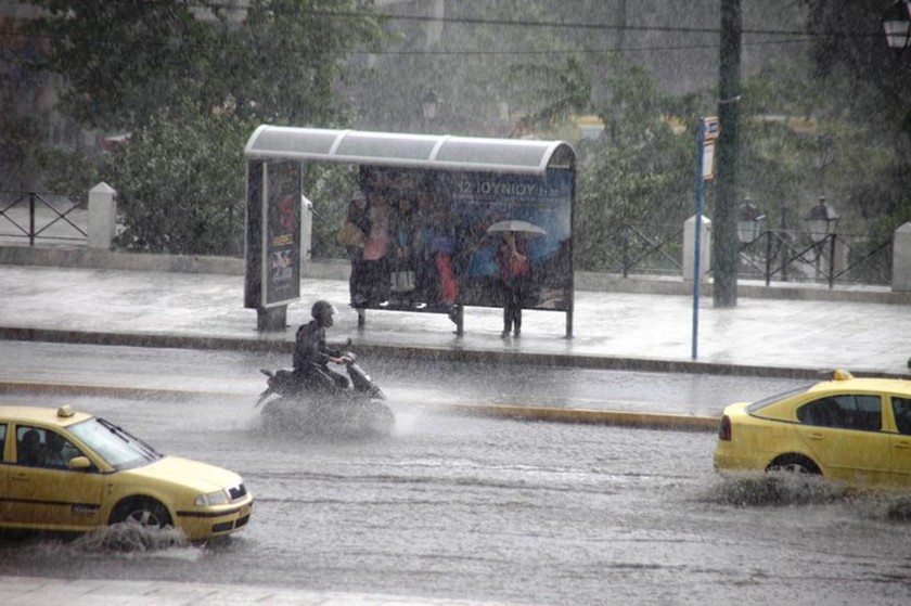 Σοβαρά προβλήματα από την βροχόπτωση στην Αττική (photos)