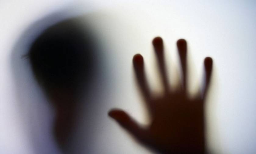 Σοκαριστικό: Δασκάλα ανάγκασε 5χρονο να κακοποιήσει σεξουαλικά 2χρονη