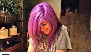 Η νέα απορία στο internet: Τι χρώμα είναι τα μαλλιά της; (video)