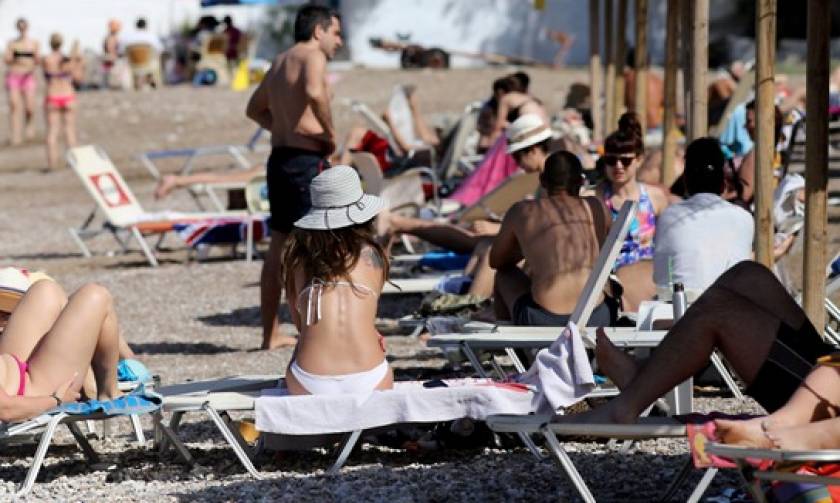 Κρήτη: Έπεσε ξύλο στην παραλία για ένα …μασάζ