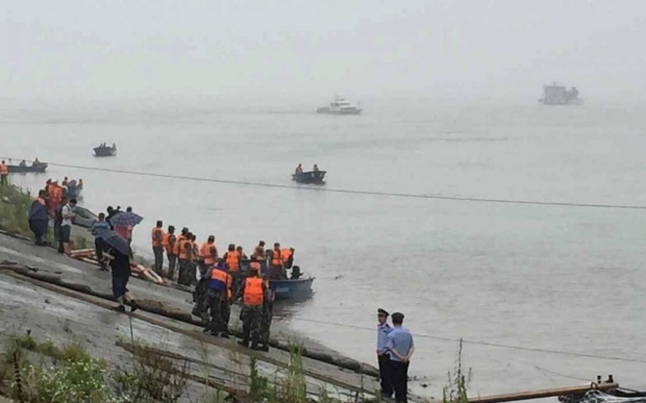 Τραγωδία στην Κίνα: Βυθίστηκε πλοίο με 458 επιβάτες στον ποταμό Γιανγκτσέ