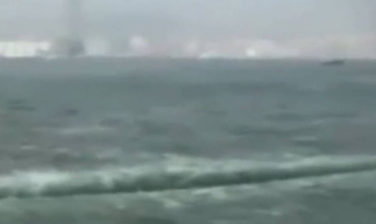 Βιβλικές εικόνες στο Χονγκ Κονγκ: Η θάλασσα άνοιξε στα… δύο! (video)