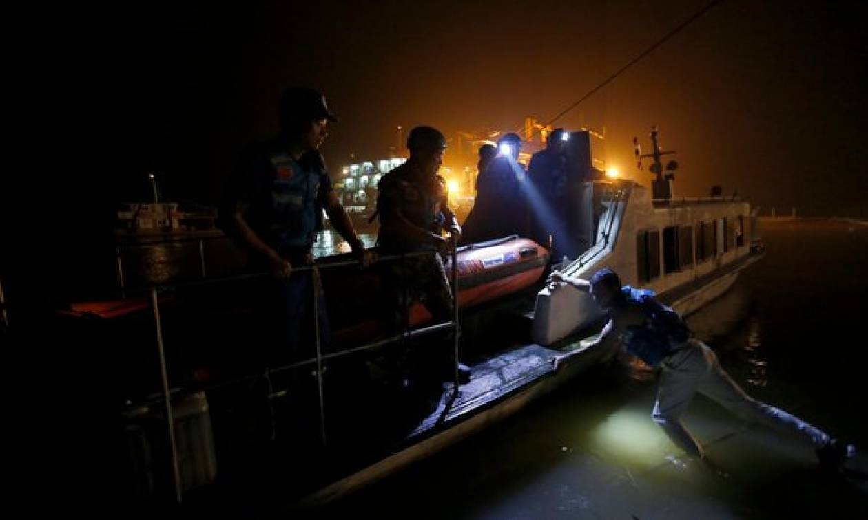 Κίνα: 65 νεκροί έχουν ανασυρθεί από το ναυάγιο στον ποταμό Γιανγκτσέ (video)