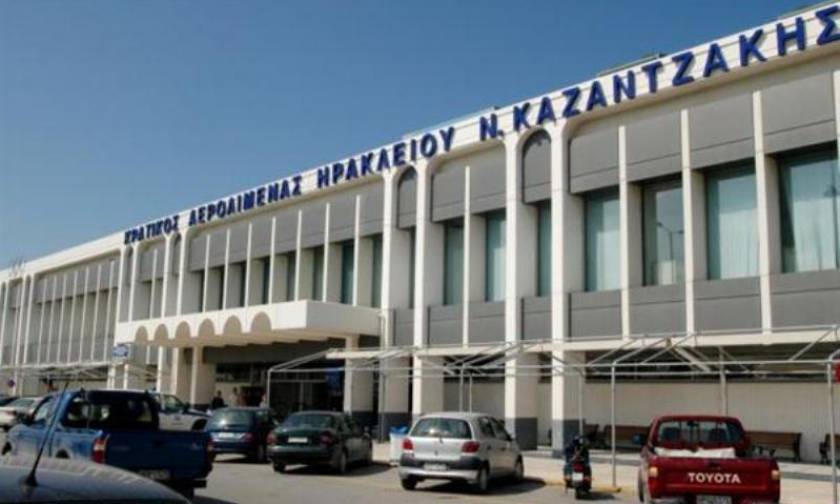 Ηράκλειο: Σύλληψη για πλαστογραφία πιστοποιητικών στο αεροδρόμιο «Ν. Καζαντζάκης»