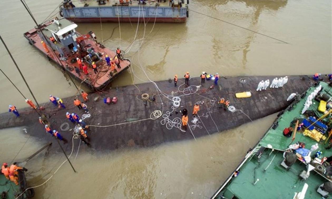 Κίνα: Στους 331 έφτασαν οι νεκροί από τη βύθιση κρουαζιερόπλοιου