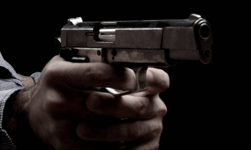 Πανικός σε χωριό του Ηρακλείου - Άνδρας «γάζωσε» με όπλο ένα σπίτι