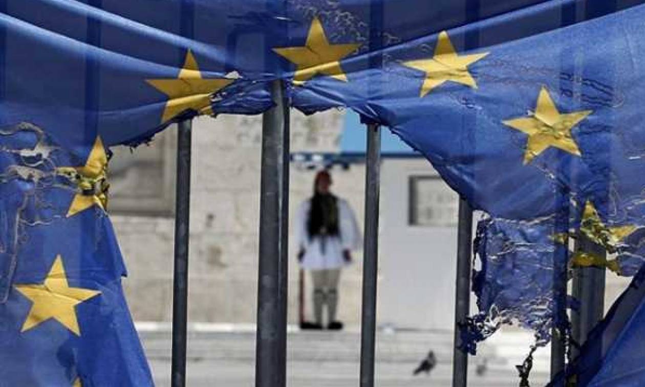 DW: Να τελειώνει το πείραμα στην ευρωζώνη με τους Έλληνες