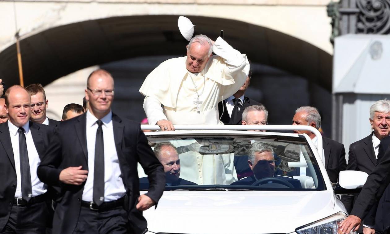 Ο πάπας Φραγκίσκος επαναφέρει την «Ιερά Εξέταση» για τους παιδεραστές!