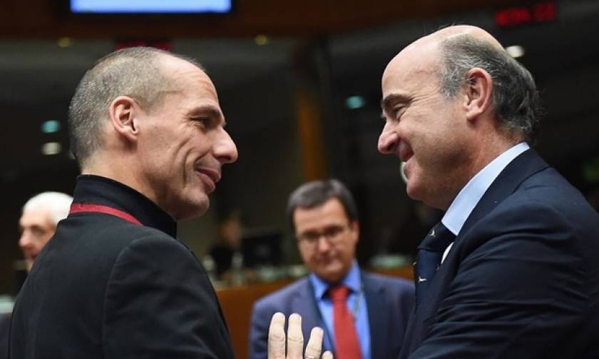 Ισπανός ΥΠΟΙΚ: Η Ελλάδα να δεχτεί τη χείρα βοηθείας των θεσμών – Δεν συζητείται ενδεχόμενο Grexit