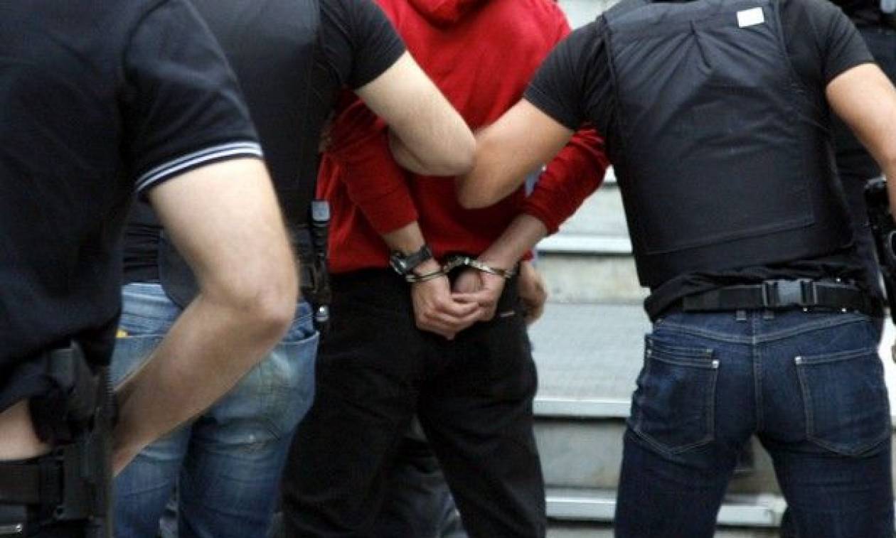 Βόλος: Συλλήψεις νονών της νύχτας για εκβιασμό και προστασία