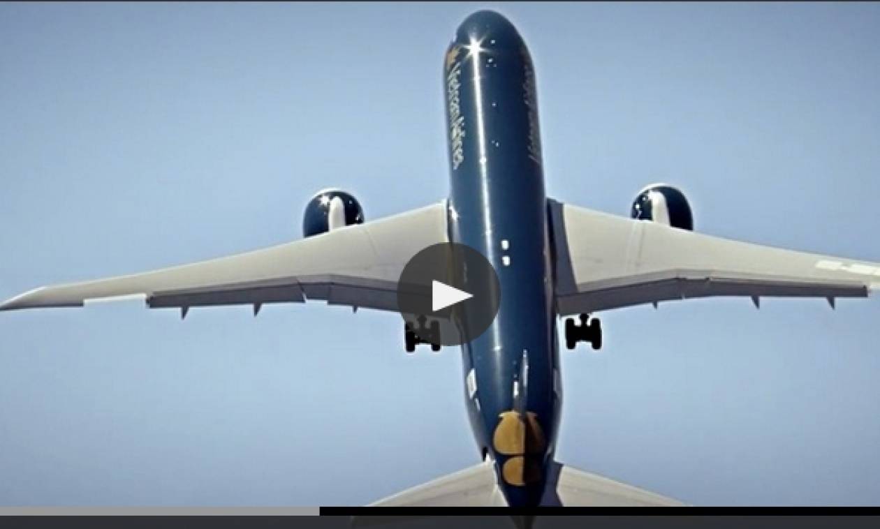 To νέο Boeing απογειώνεται σχεδόν κάθετα (video)