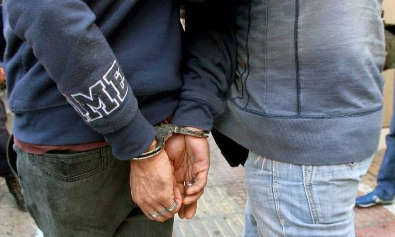 Συνελήφθη διακινητής μεταναστών στον Έβρο