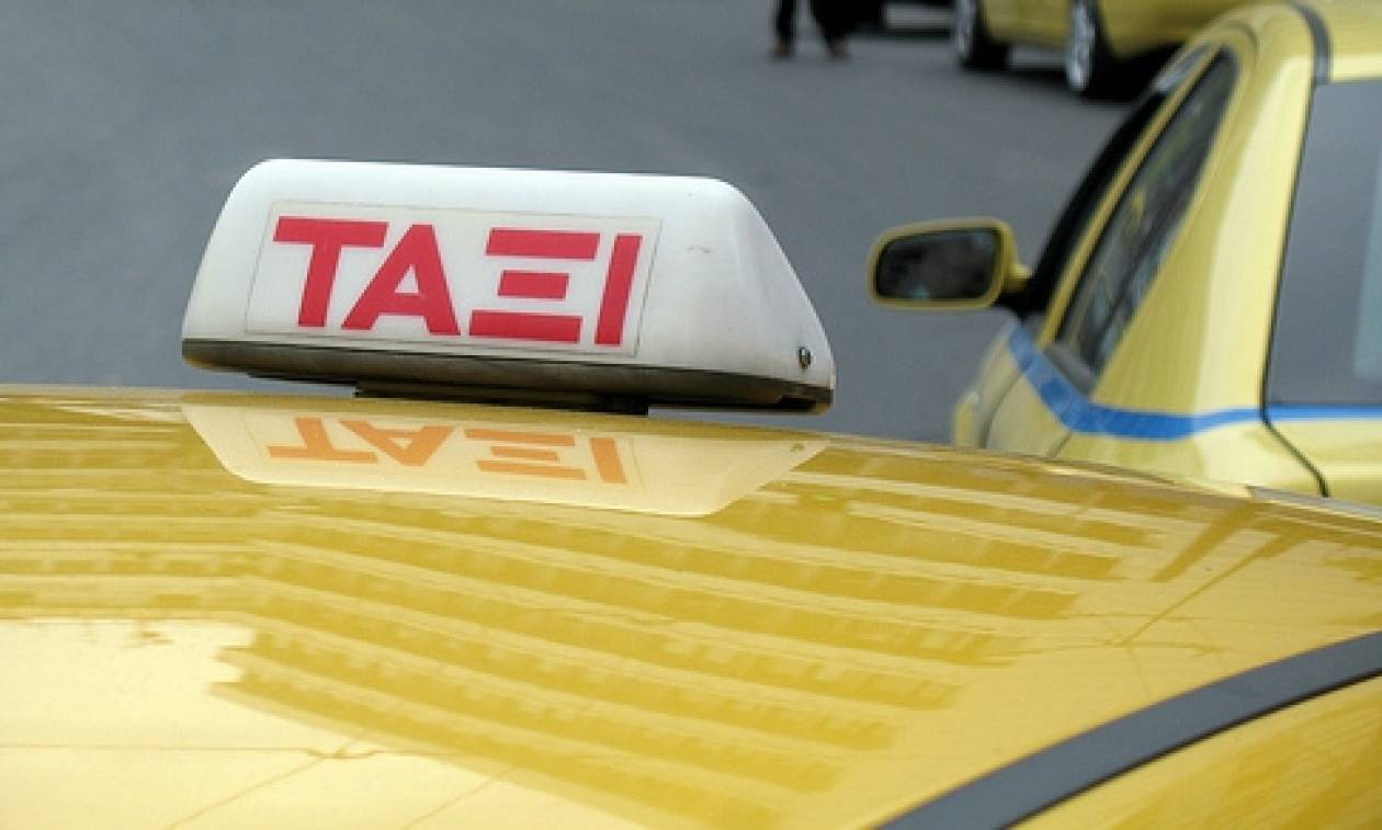 Αττική: Σύλληψη οδηγών ταξί με «πειραγμένα» ταξίμετρα και ταμειακές μηχανές