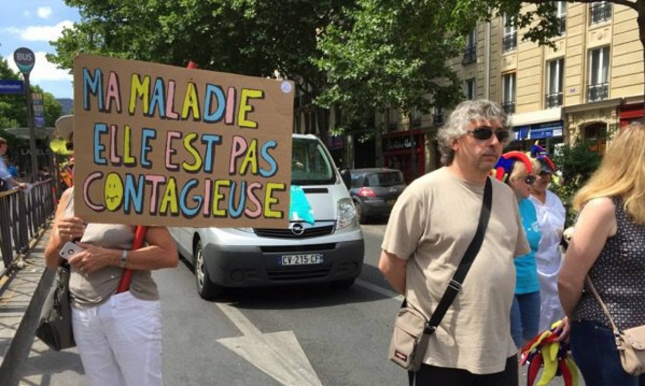 «Τρελοί, ε και;»: Άτομα με ψυχιατρικές διαταραχές διαδήλωσαν κατά της προκατάληψης