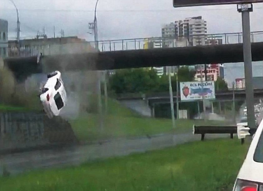 Τρομακτικό ατύχημα με Porsche στους δρόμους της Σιβηρίας (video) 