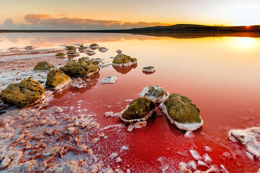 Η ματωμένη λίμνη… το πιο εξωγήινο τοπίο της Γης! 