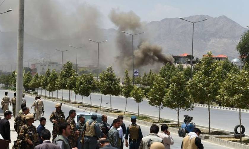 Η στιγμή της επίθεσης στο αφγανικό κοινοβούλιο (video)