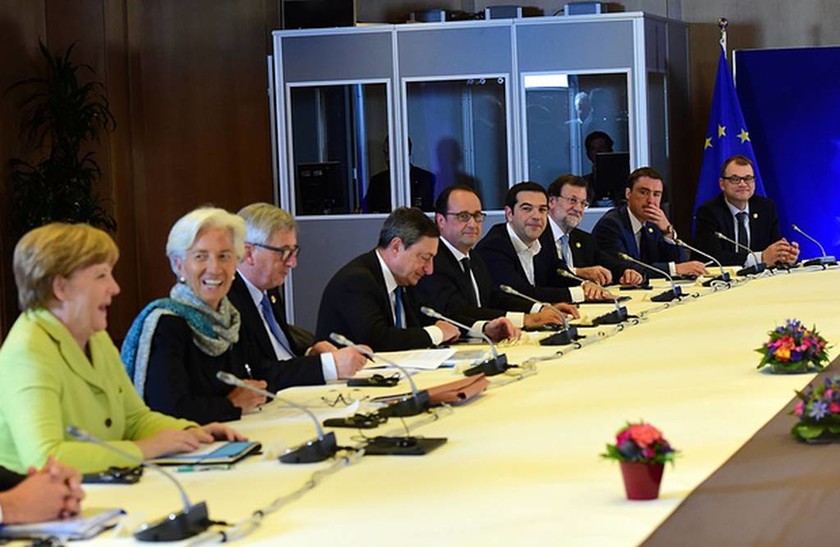 Πως κάθισαν οι ηγέτες στη Σύνοδο Κορυφής (pics)