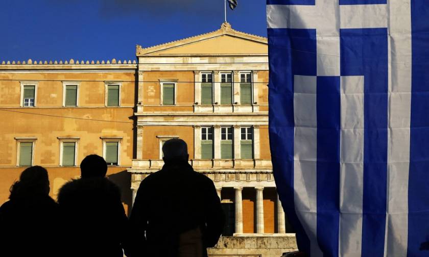 Bloomberg: Δεύτερο βήμα η συζήτηση για ελάφρυνση του ελληνικού χρέους