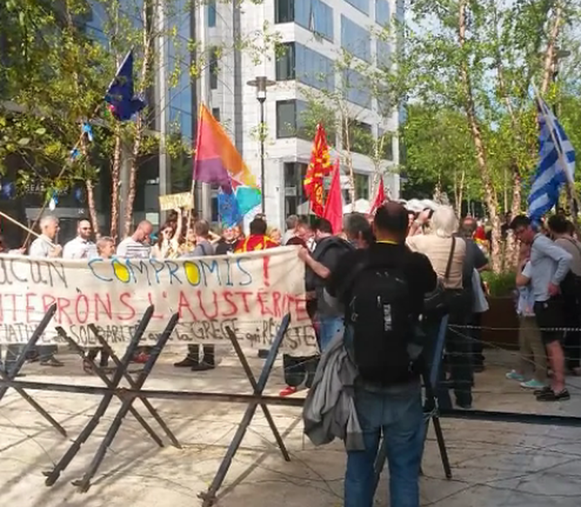 Βρυξέλλες: Διαδήλωση κατά της λιτότητας μπροστά από την Κομισιόν (photo) 