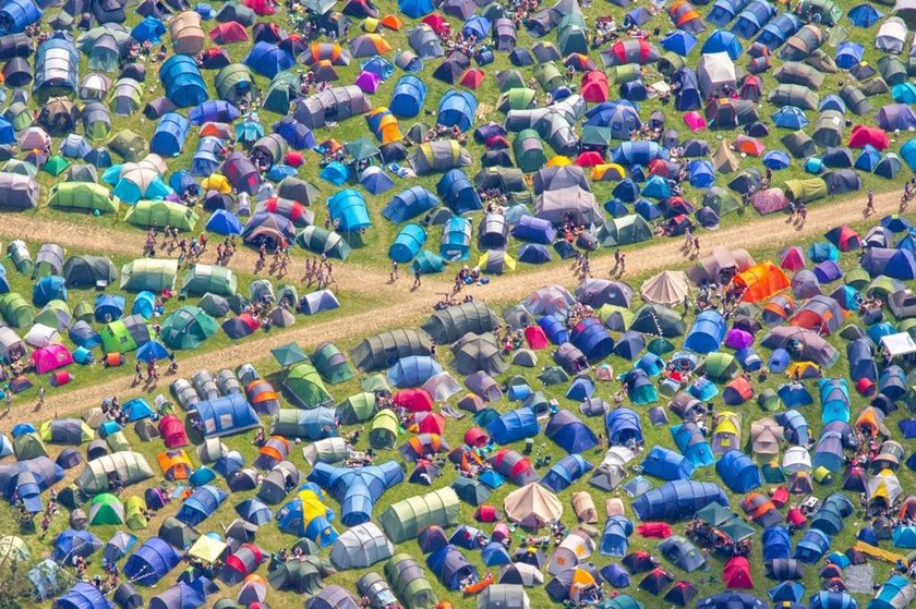 Glastonbury Festival: Η θέα από ψηλά (photos)