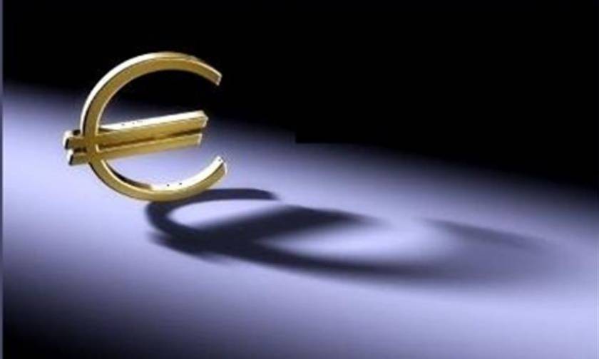 Oριακή άνοδος του ευρώ