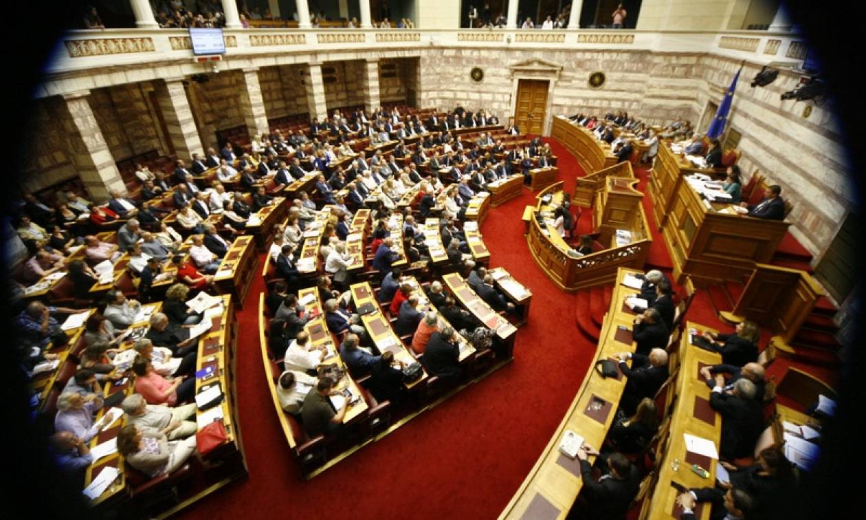 Υπερψηφίστηκε η πρόταση του υπουργικού συμβουλίου για τη διεξαγωγή δημοψηφίσματος (video)