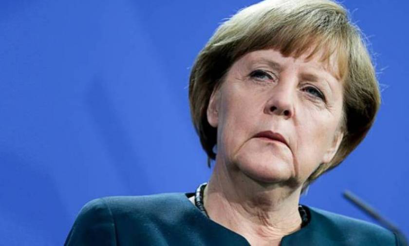Chancellor Merkel ready to talk to Greek PM if he wishes, spokesman says