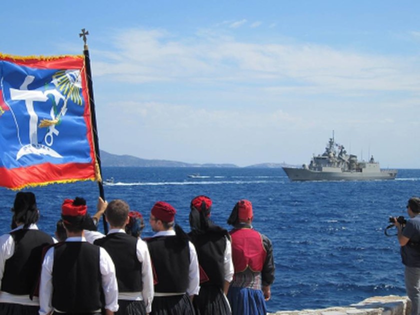 Υδρα: Το Πολεμικό Ναυτικό στα «Μιαούλεια 2015» (pics)