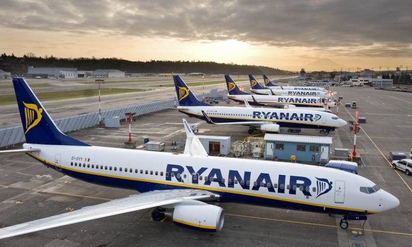 Ryanair: Με μετρητά η αγορά των εισιτηρίων για τους Έλληνες πολίτες