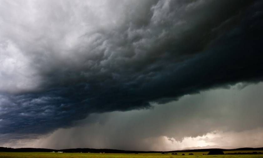 Με ισχυρές καταιγίδες στα ηπειρωτικά ξεκινάει ο μήνας (pics)