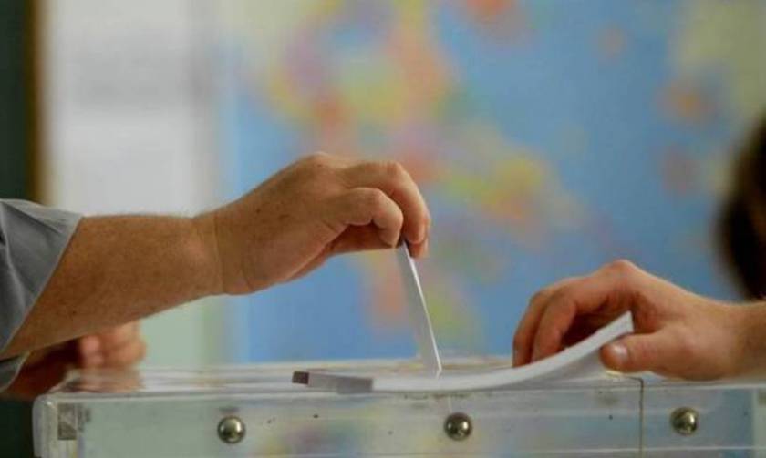 Greek referendum poll shows 'No' vote at 43 percent, 'Yes' vote at 42.5 percent