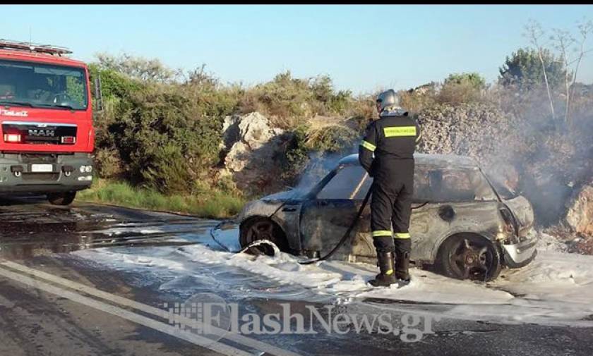 Χανιά: Αυτοκίνητο τυλίχτηκε στις φλόγες μετά από σοβαρό τροχαίο (photos)
