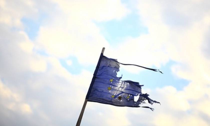 Διαπραγματεύσεις - Guardian: Η Ευρώπη λειτουργεί ως ληστρικός τοκογλύφος εναντίον της Ελλάδας