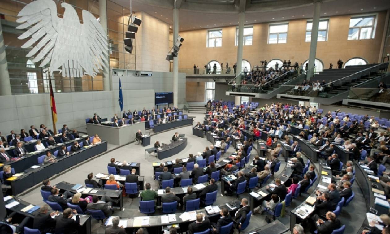 Συμφωνία: Βαθιά διχασμένη εμφανίζεται η γερμανική βουλή
