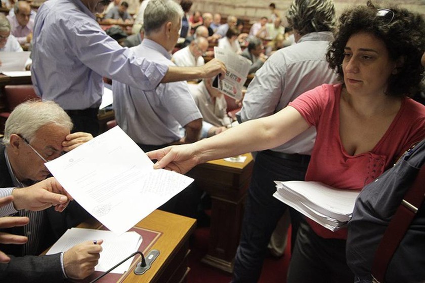 Συμφωνία: Συνεχίζεται η συνεδρίαση Κ.Ο. και Πολιτικής Γραμματείας ΣΥΡΙΖΑ (Photos)