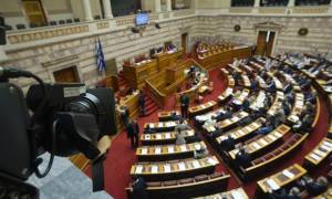 Βουλή: Στις 19:00 στην Ολομέλεια η συζήτηση του ν/σ για τη συμφωνία με τον ESM