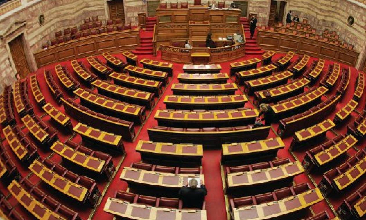 Συμφωνία - Βουλή: Άρχισε η συνεδρίαση της Ολομέλειας - Θα ολοκληρωθεί στις 03:00