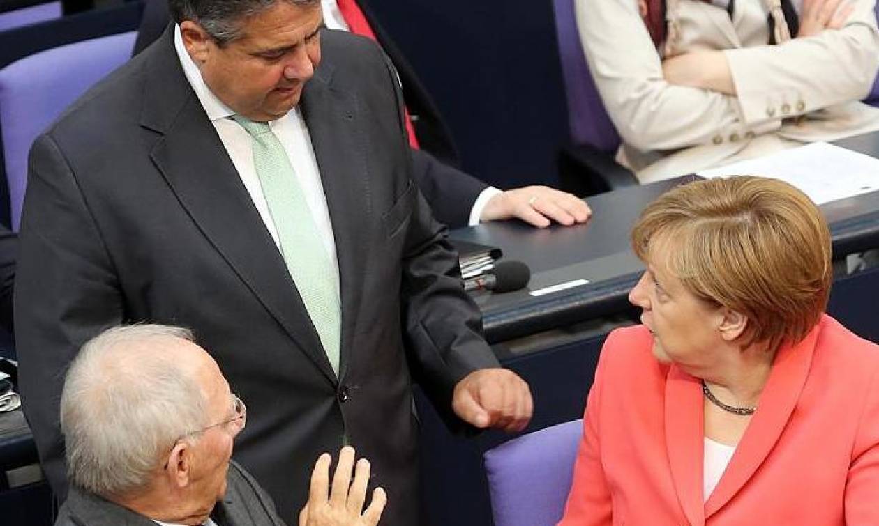 Eurogroup:  Eνήμεροι Μέρκελ και Γκάμπριελ για το σχέδιο περί «πενταετούς Grexit»