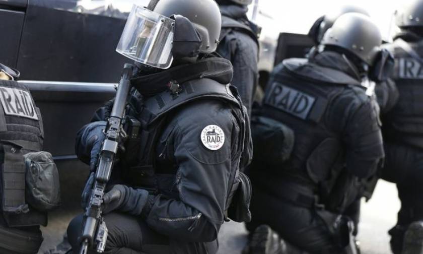 Λήξη συναγερμού στη Γαλλία -  Απελευθερώθηκαν οι όμηροι που κρατούνταν σε κατάστημα στο Παρίσι