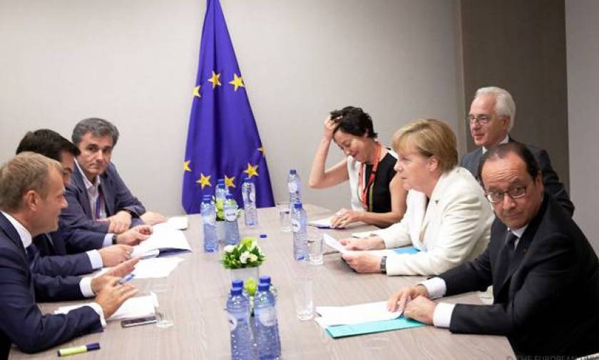 Συμφωνία - Bloomberg: Ο Τσίπρας παραδόθηκε στις ευρωπαϊκές απαιτήσεις
