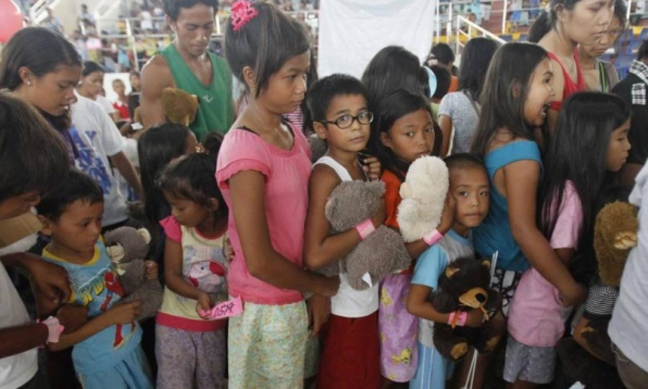 Πανικός στις Φιλιππίνες: Εκατοντάδες μαθητές δηλητηριάστηκαν από καραμέλες